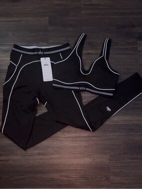 ALO Yoga Black Bodysuit-Inspired Sports Top with White Piping